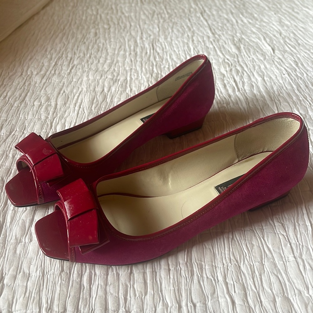 Steve Madden slight heeled patent leather with suede